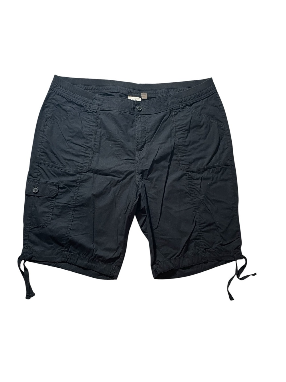 D9- Women’s 20W St.Johns Bay Black Cargo Drawstring Shorts